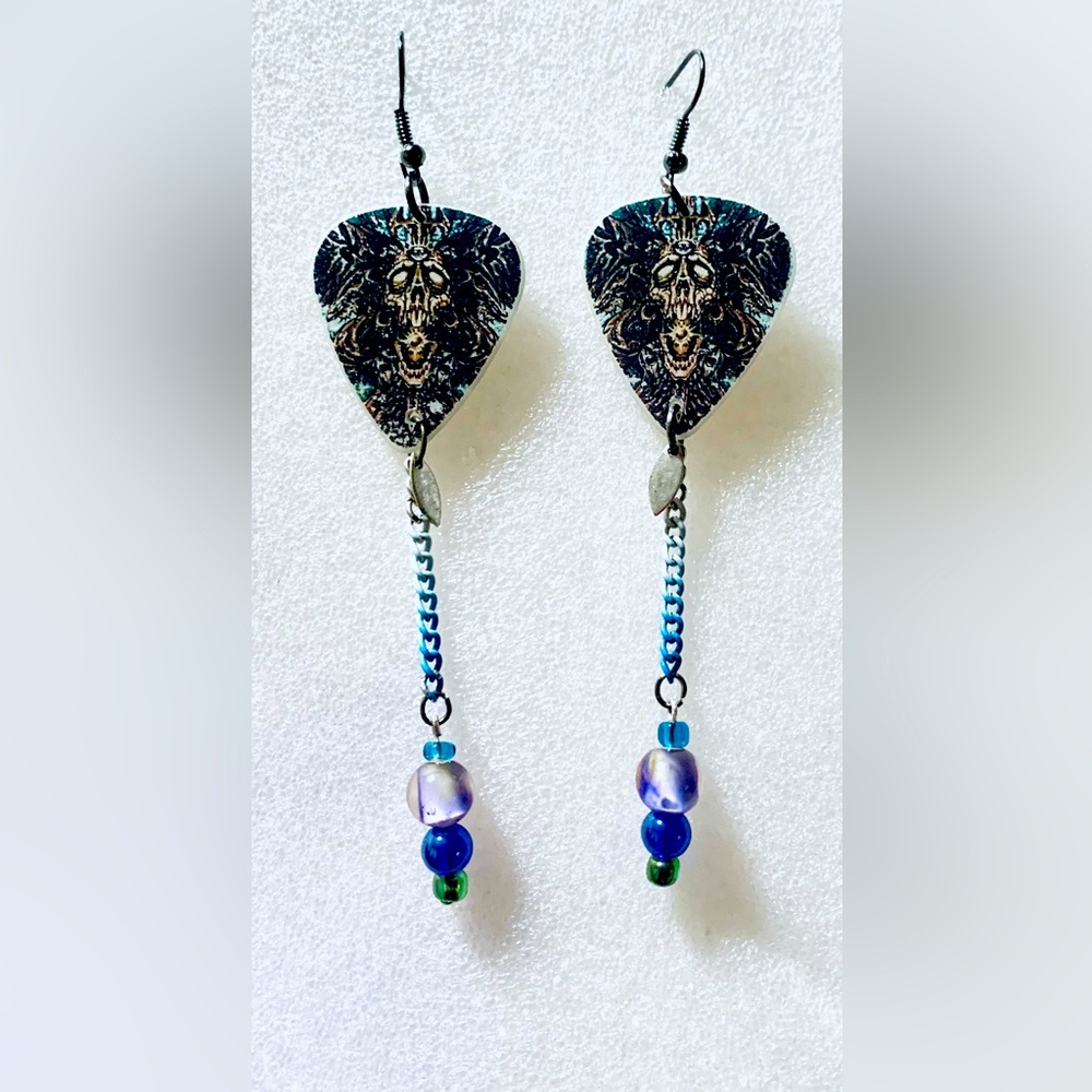 Guitar pick dangling earringss